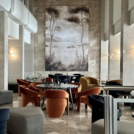 Cali & Designed For Adults By Louis 5* 페이야