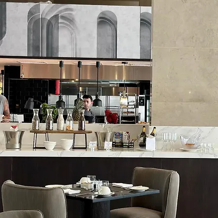 Cali & Designed For Adults By Louis 5* 페이야