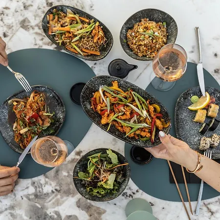 호텔 Cali & Designed For Adults By Louis 5*