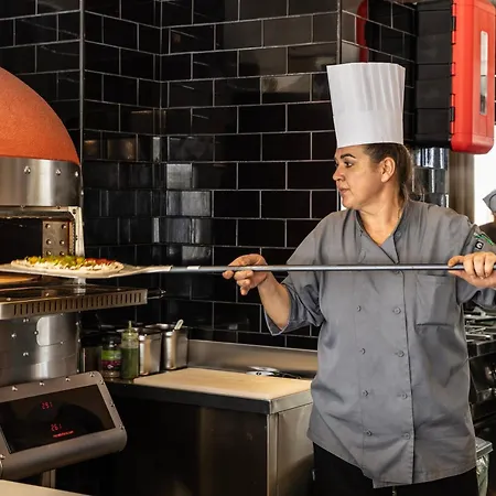 Cali & Designed For Adults By Louis 호텔